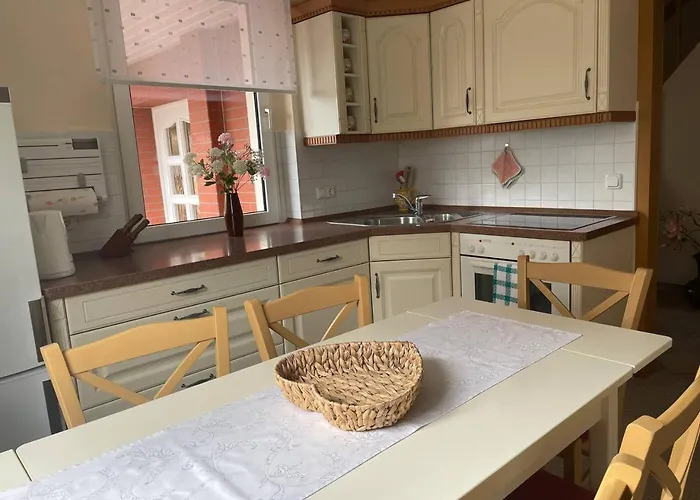 Neue Mit Terrasse شقة