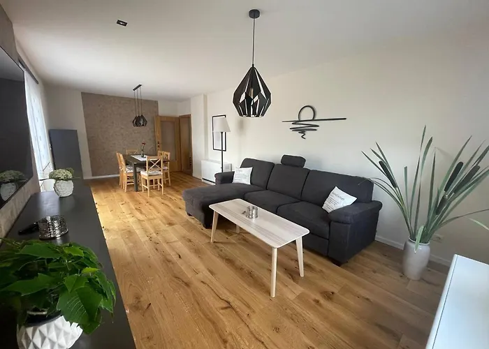 Neue Mit Terrasse شقة Guteborn